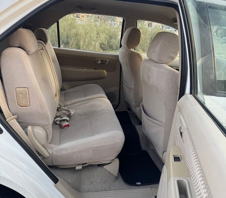 White Toyota Fortuner SR5 2008