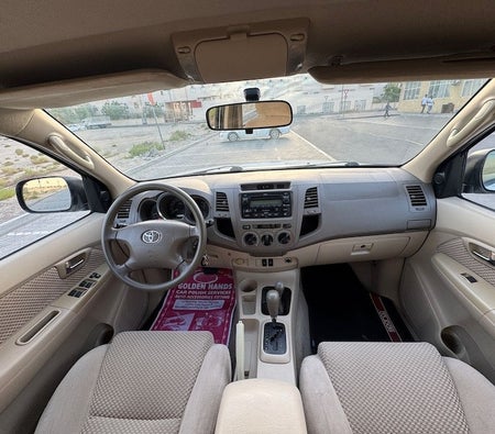 White Toyota Fortuner SR5 2008