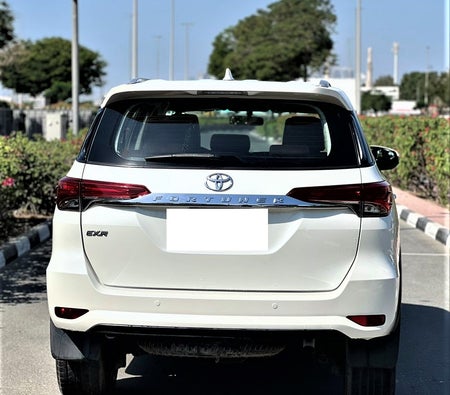 White Toyota Fortuner 2018