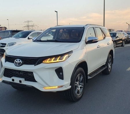 Toyota Fortuner 2020, photo 2 of 4