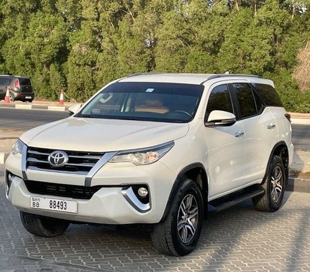 Toyota Fortuner 2020, photo 3 of 4