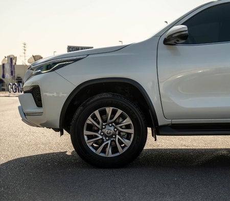 Toyota Fortuner 2024, photo 3 of 4