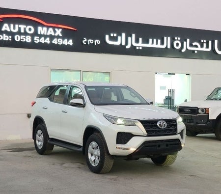 Toyota Fortuner 2025, photo 2 of 4