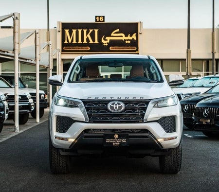 Toyota Fortuner 2025, photo 2 of 4