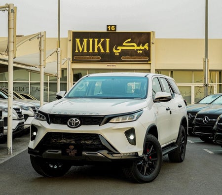 Toyota Fortuner 2025, photo 2 of 4