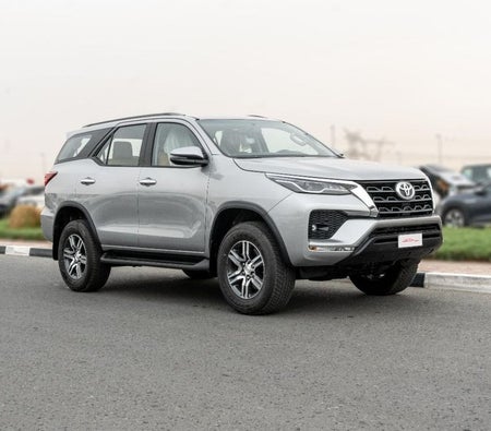 Toyota Fortuner 2026, photo 1 of 4