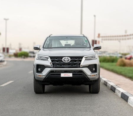 Toyota Fortuner 2026, photo 2 of 4