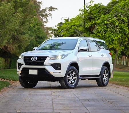 Toyota Fortuner 2026, photo 2 of 4
