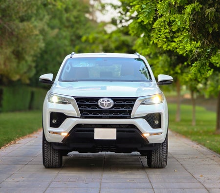 Toyota Fortuner 2026, photo 4 of 4
