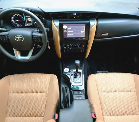 Toyota Fortuner 2026, photo 3 of 4