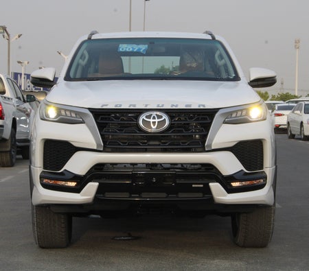 Toyota Fortuner 2026, photo 2 of 4