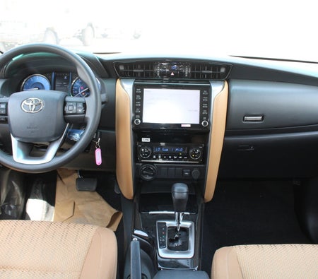 Toyota Fortuner 2026, photo 2 of 4