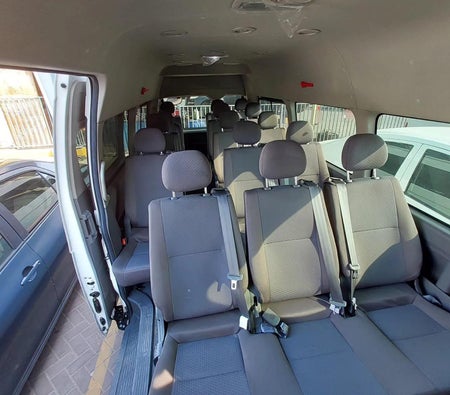 Toyota Hiace 13 Seater 2018, photo 3 of 4