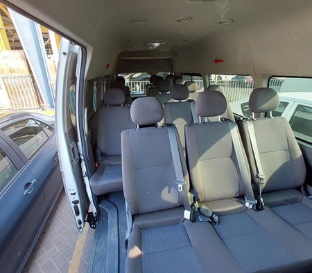Toyota Hiace 13 Seater 2018, photo 4 of 4