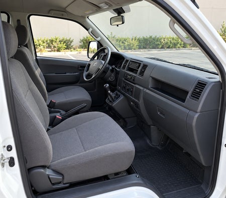 White Toyota Hiace 13 Seater 2018