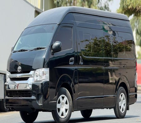 Toyota Hiace  2012, photo 2 of 4