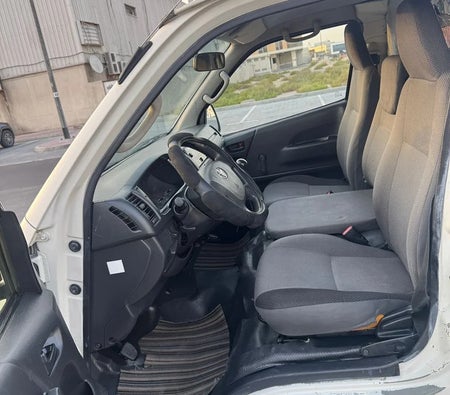 Toyota Hiace 2015, photo 4 of 4