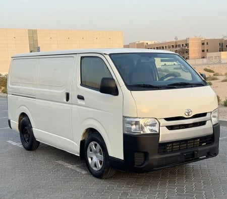 Toyota Hiace 2015, photo 3 of 4