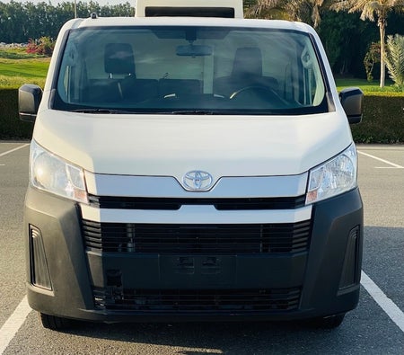 Toyota Hiace 2019, photo 3 of 4