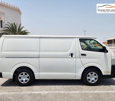 White Toyota Hiace 2022
