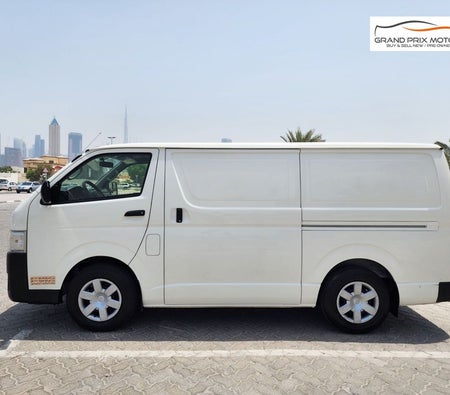 White Toyota Hiace 2022