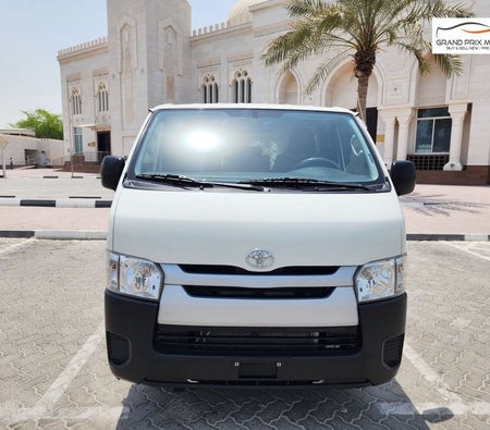 White Toyota Hiace 2022