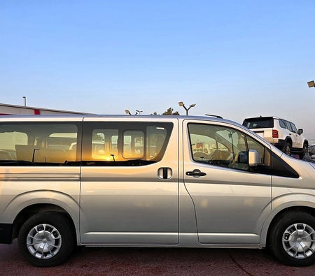 Toyota Hiace 2025, photo 4 of 4