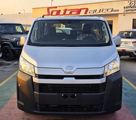 Toyota Hiace 2025, photo 2 of 4