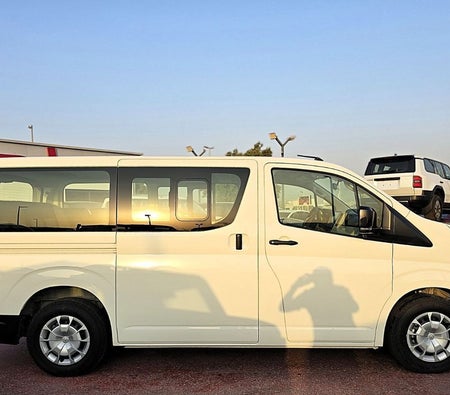 Toyota Hiace 2025, photo 4 of 4