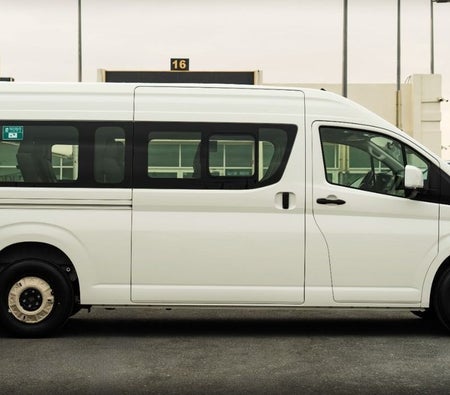 Toyota Hiace 2025, photo 3 of 4
