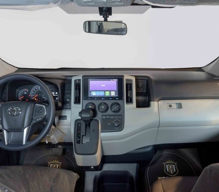 Weiß Toyota Hiace 2026