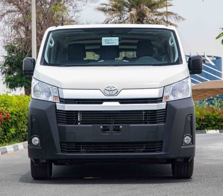 Toyota Hiace 2026, photo 2 of 4