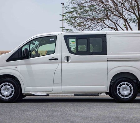 Toyota Hiace 2026, photo 3 of 4