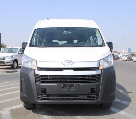Toyota Hiace Commuter 2026, photo 1 of 4