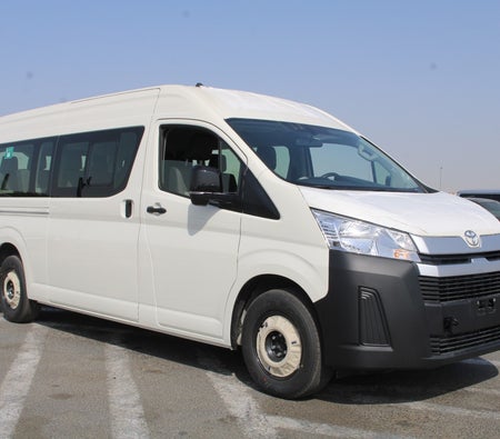 Toyota Hiace Commuter 2026, photo 3 of 4