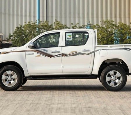 wit Toyota Hilux 4x4 2024