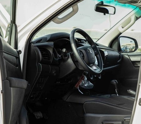 wit Toyota Hilux 4x4 2024