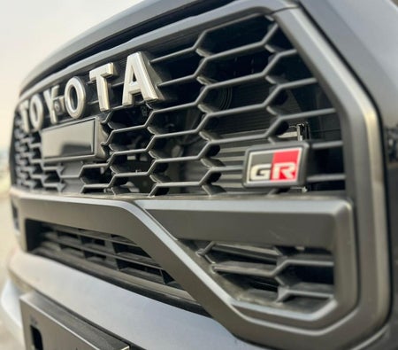 Toyota Hilux 2025, photo 3 of 4
