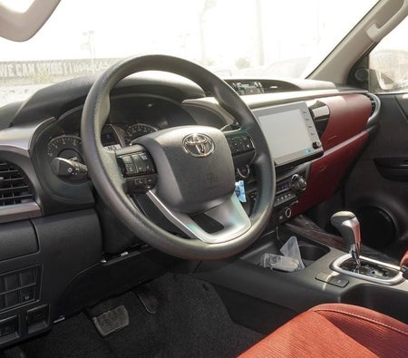 White Toyota Hilux 2025