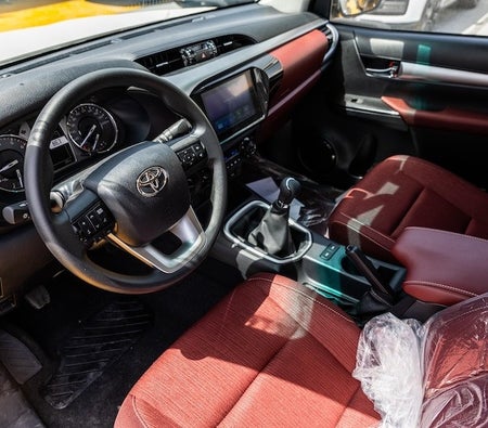 Toyota Hilux SR5 2025, photo 3 of 4