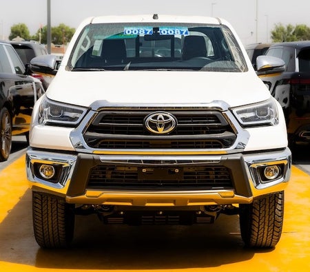 Toyota Hilux SR5 2025, photo 2 of 4