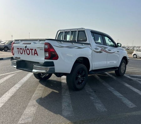 Toyota Hilux 2025, photo 4 of 4