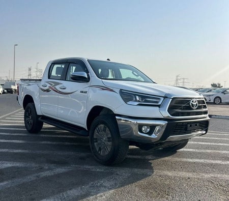 Toyota Hilux 2025, photo 2 of 4