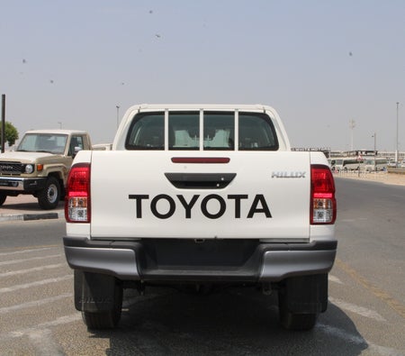 Toyota Hilux 2025, photo 4 of 4