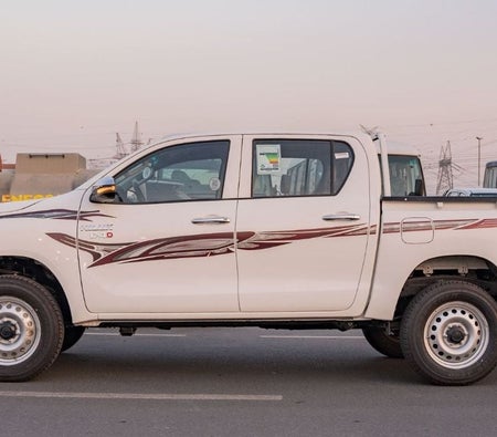 Toyota Hilux 2026, photo 3 of 4