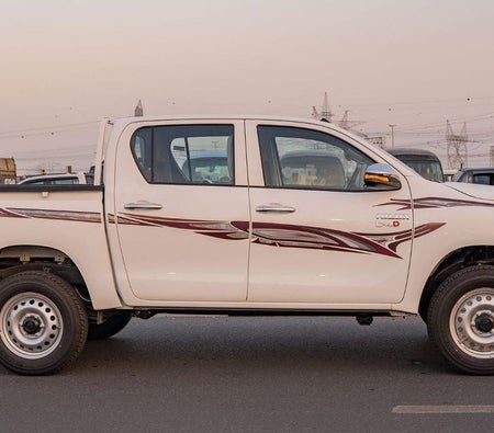 Toyota Hilux 2026, photo 2 of 4