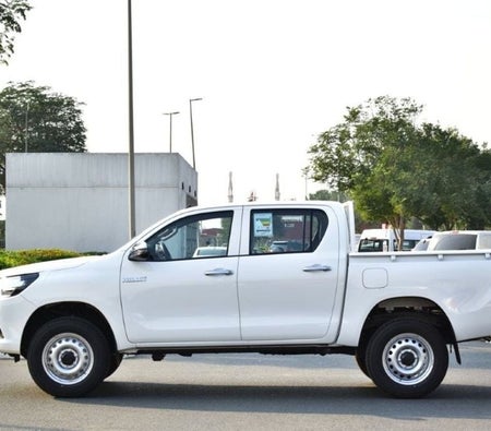 Toyota Hilux 2026, photo 2 of 4