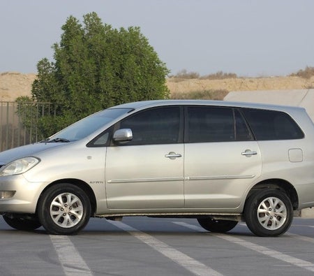 Silver Toyota Innova GL 2008