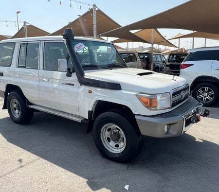 Toyota Land Cruiser 70  2019, photo 2 of 4