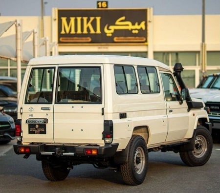 Toyota Land Cruiser 70 2024, photo 3 of 4